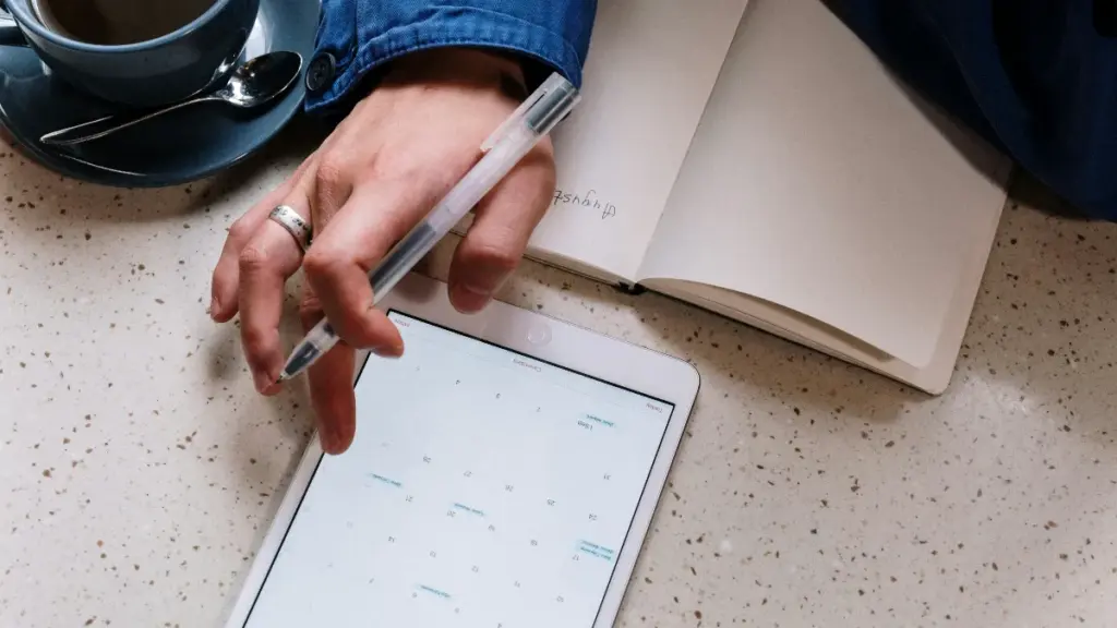 Как создать производственный календарь для вашего модного бренда